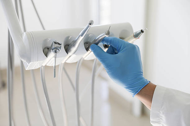 Professional Wisdom Tooth Removal technician working in Saratoga, CA